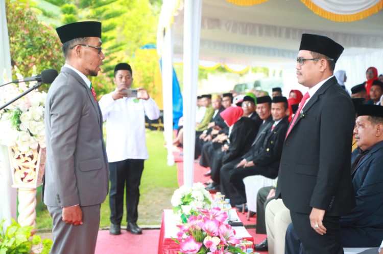 Wakil Bupati Buton, Syarifudin Sa’afa, bertindak sebagai Inspektur Upacara dalam peringatan Hari Amal Bhakti (HAB) ke-80 Kementerian Agama Republik Indonesia di Kantor Kementerian Agama Kabupaten Buton, Pasarwajo, Sabtu (3 Januari 2026).
