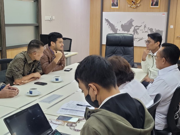 Audiensi Bupati Buton, Alvin Akawijaya Putra, bersama jajaran Pemkab Buton dengan Direktorat Jenderal Perdagangan Dalam Negeri Kementerian Perdagangan membahas usulan revitalisasi Pasar Kaloko pasca kebakaran, di Jakarta, Senin, 12 Januari 2025.