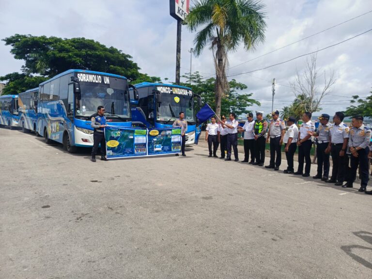 Tiga Hari Lebaran Idulfitri 1447 H, Baubau Operasikan Bus Wisata Gratis Terjadwal ke Pantai Nirwana dan Batu Sori Jadi Wisata Favorit