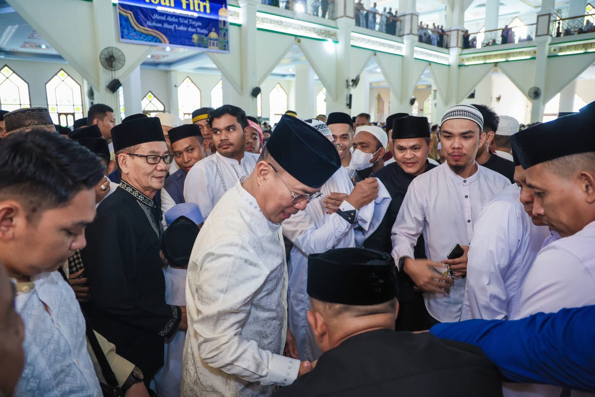 Shalat Id 1447 H di Kendari, Gubernur ASR Ajak Warga Tingkatkan Kebersamaan dan Serukan Semangat Bangun Daerah