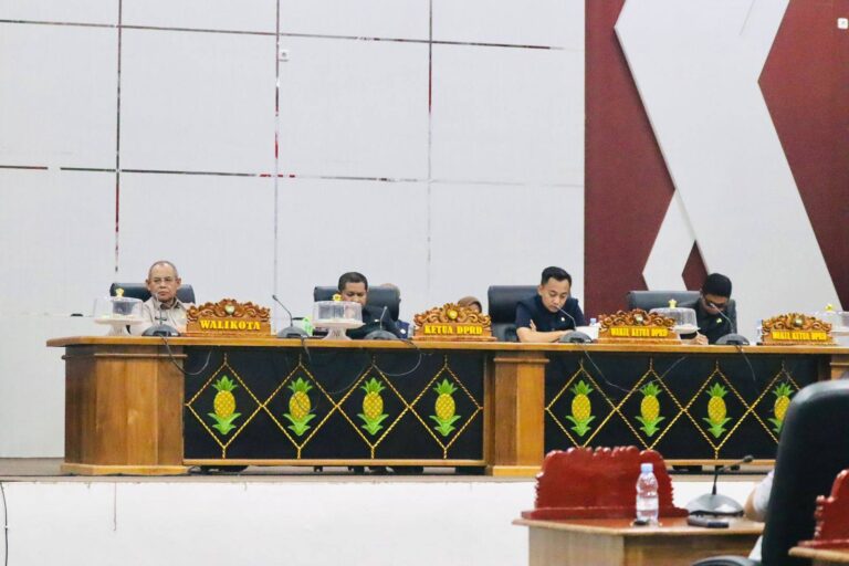 DPRD Serahkan Rekomendasi LKPJ 2025, Wali Kota Baubau H Yusran Fahim Siap Evaluasi