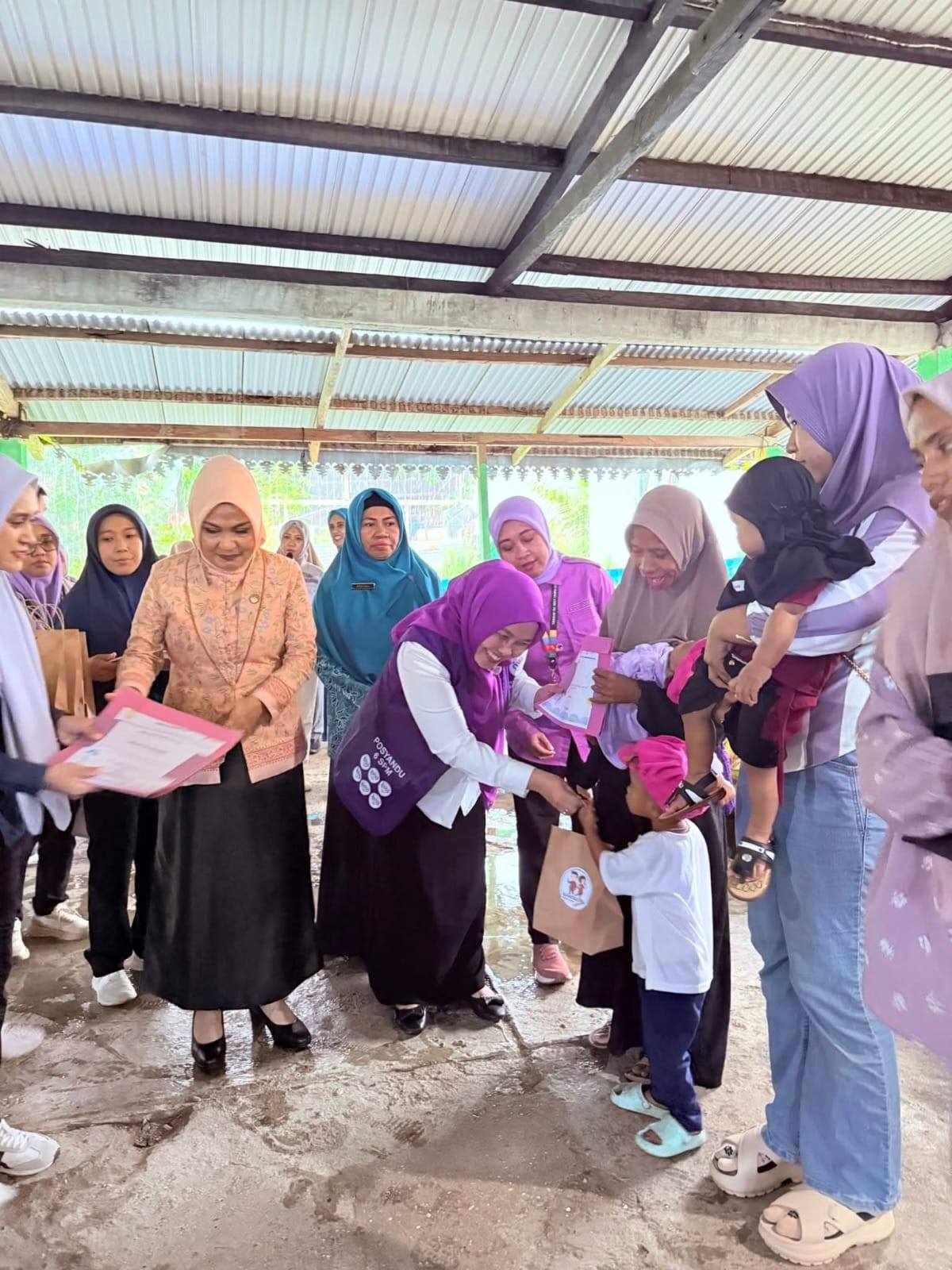 Ketua TP PKK Baubau Hj Sitti Aryati Yusran Ajak Orang Tua Lengkapi Imunisasi Anak Demi Perlindungan Anak Lewat Seminar Pekan Imunisasi Dunia