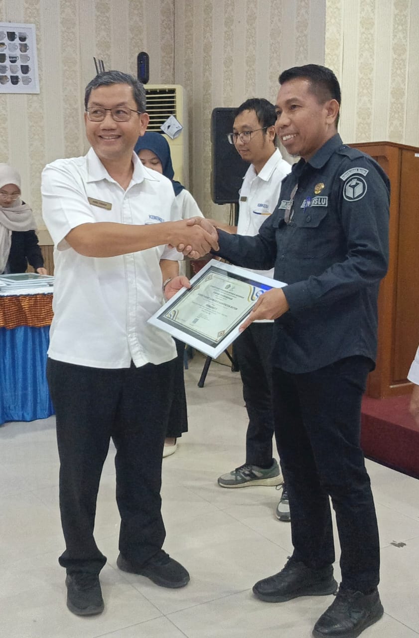 Pengelolaan Anggaran Akuntabel, Bawaslu Buton Sabet Penghargaan KPPN
