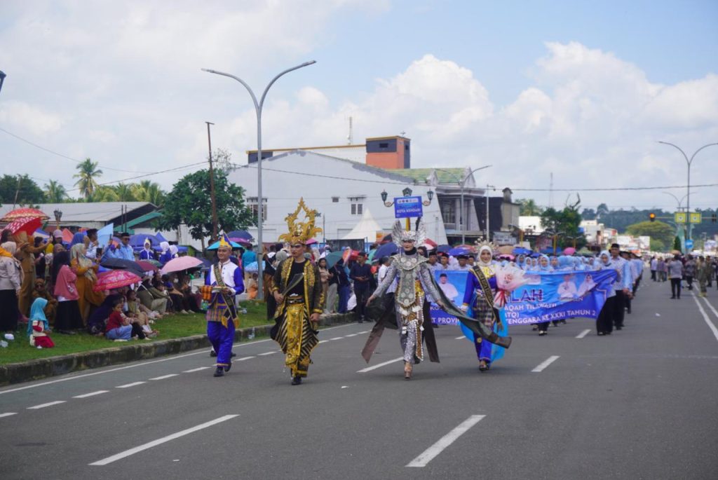 Kafilah Kendari Promosikan Tenun Lokal dan Syiar Islam pada MTQ XXXI Sultra