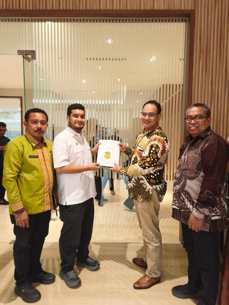 Bertemu Menkes, Bupati Buton Alvin Akawijaya Dorong Penguatan RSUD dan Puskesmas