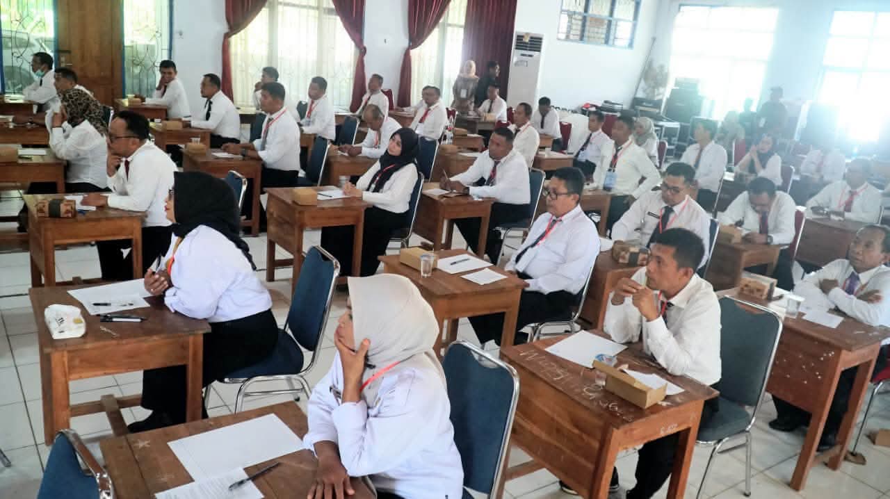 Sekda Buton Selatan Buka Ujian Seleksi Terbuka JPT Pratama, Kini Masuki Tahap Penulisan Makalah dan Wawancara