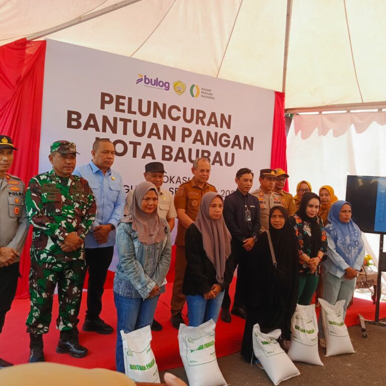 Wali Kota H Yusran Fahim Launching Bantuan Pangan 445,5 Ton Beras Yang Disalurkan Bulog Baubau untuk 14.850 KPM Periode Juli Hingga September