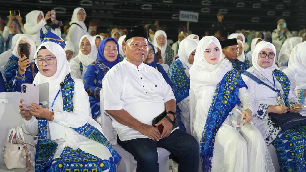 Bupati H Muh Adios Bangga BKMT Buton Selatan Tampil Memukau dan Juara di Panggung Nasional GBK, Bukti Potensi Daerah Tak Kalah 1 Bupati H Muh Adios Bangga BKMT Buton Selatan Tampil Memukau dan Juara di Panggung Nasional GBK, Bukti Potensi Daerah Tak Kalah